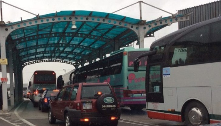 Сръбските гранични власти не пропускат товарни автомобили на вход Сръбските гранични власти не пропускат товарни автомобили на вход