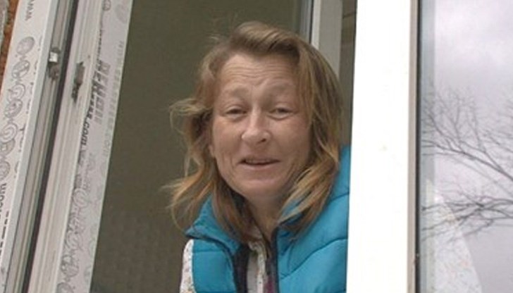 Веска роди последното си дете на площада в град Баня преди дни