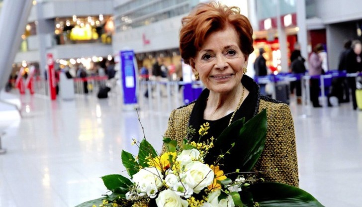 Певицата Лиз Асиа е издъхнала в болница в Цюрих