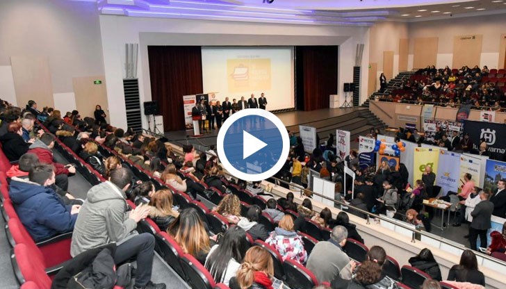 Кариерен форум събра стотици търсещи работа или стаж млади хора и водещи работодатели в Русе