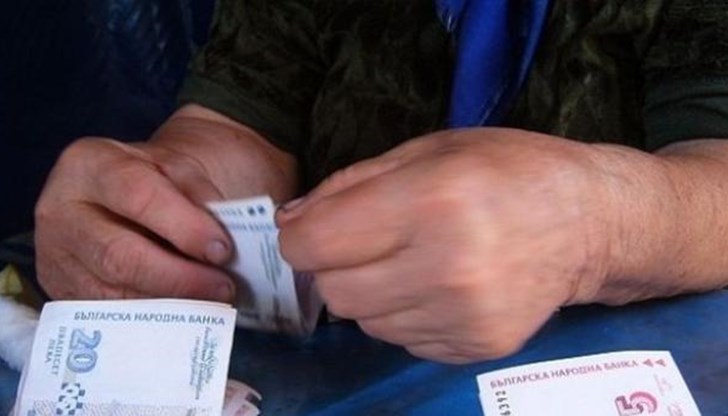 Измамниците правят опис на спестяванията на пенсионери