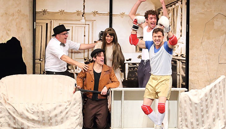 „Редки тъпанари” е номиниран за най-добър спектакъл и за най-добра режисура на Теди Москов