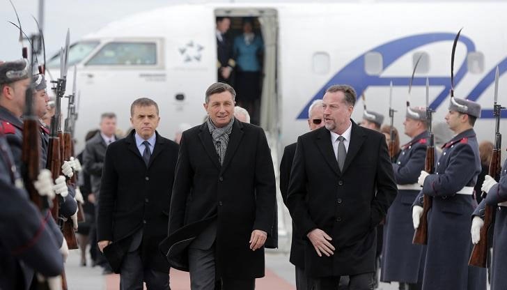 На летище София днес пристигна президентът на Словения Борут Пахор с първия полет на новооткритата директна авиолиния между София и Любляна