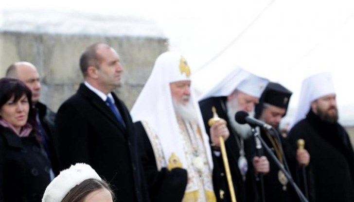 Българският и руският патриарх отслужиха благодарствен молебен