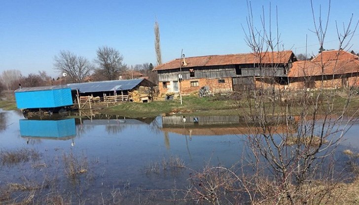 Помпените станции, които снабдяват Брегово с питейна вода, са залети