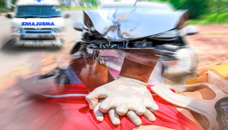 Автобусът се е преобърнал на пътя