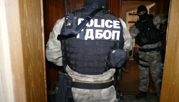 Мъжът бил издирван с червена бюлетина а извършени сексуални престъпления срещу деца