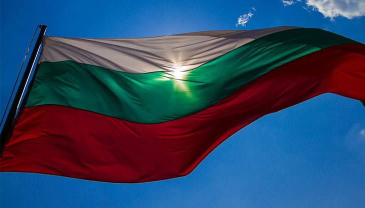 Кой е авторът на българския химн? Трябва ли да има герб върху изработеното, според изискванията на закона, национално знаме? Колко лъва има на герба на България?