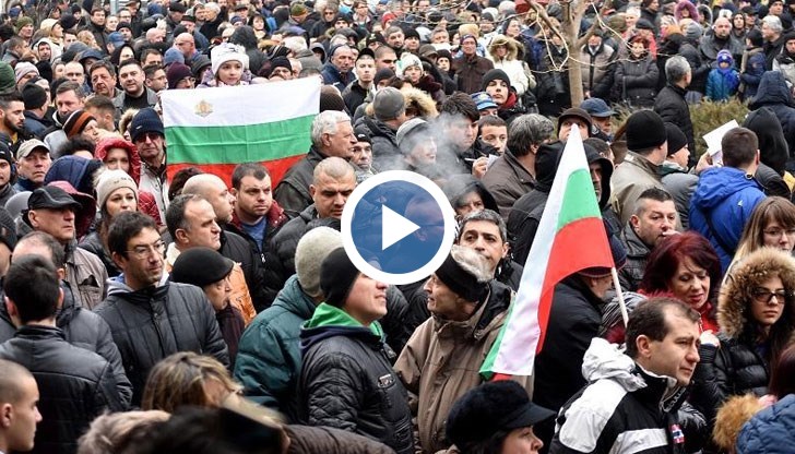 5 000 души се бунтуваха в Пловдив, в още 3 големи града хората скандираха свобода за лекаря
