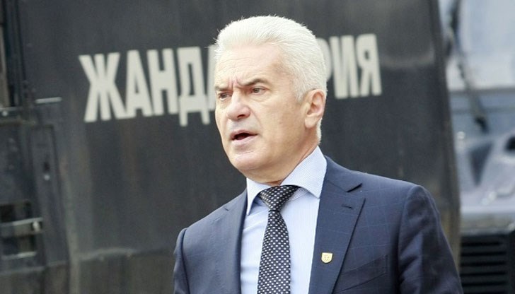 Дай на народа чалга, обещай 300 гроша пенсия и му глей сеира… Дай на народа чалга, обещай 300 гроша пенсия и му глей сеира…