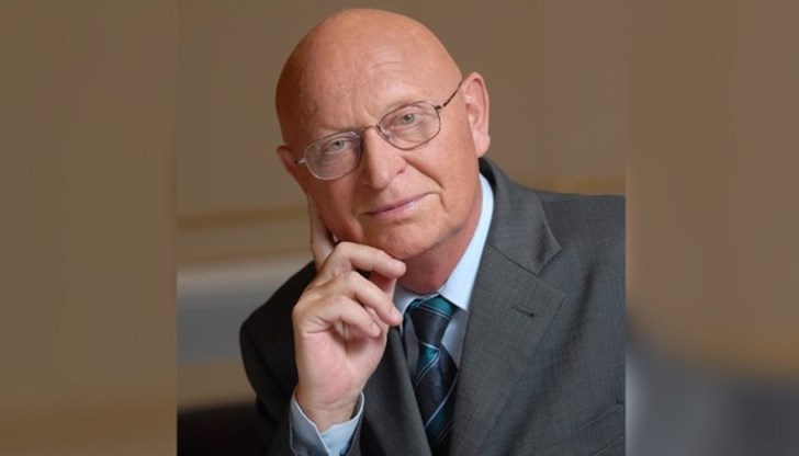 Напрежението около премиера е сред причините, компанията да продаде бизнеса си в България