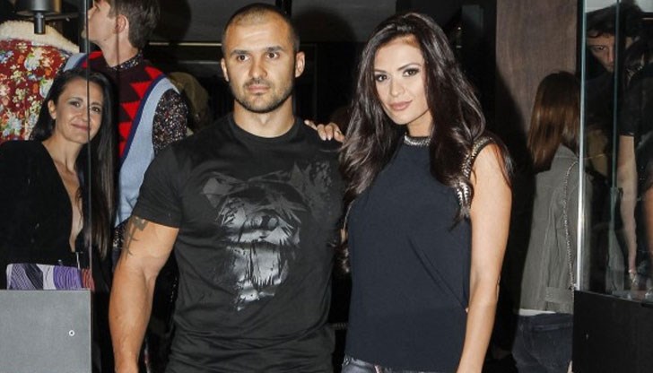 Певицата кара изключително тежка бременност Певицата кара изключително тежка бременност