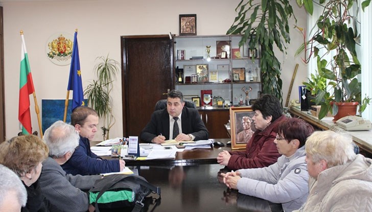 Обречени сме заедно да изградим една нова България, в която всички граждани да живеят достойно!