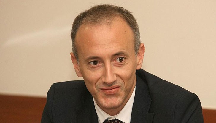 В следващите години се очаква да се пенсионират средно между 4000 и 4500 педагогически специалисти на година В следващите години се очаква да се пенсионират средно между 4000 и 4500 педагогически специалисти на година