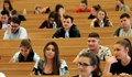 Четвърт от образованите младежи искат да напуснат България