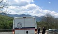 Бус на "Еконт" катастрофира край Враца