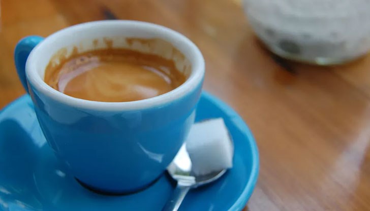 Кафето има различен вкус в зависимост от цвета на чашата