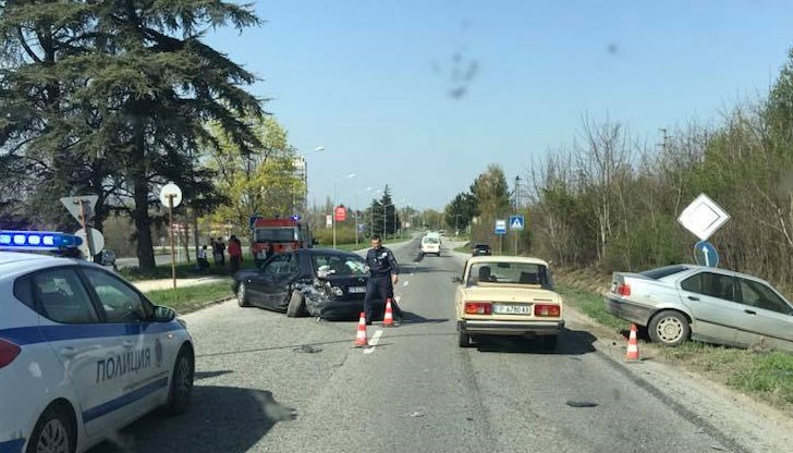 БМВ и Фолксваген са се ударили край Метро