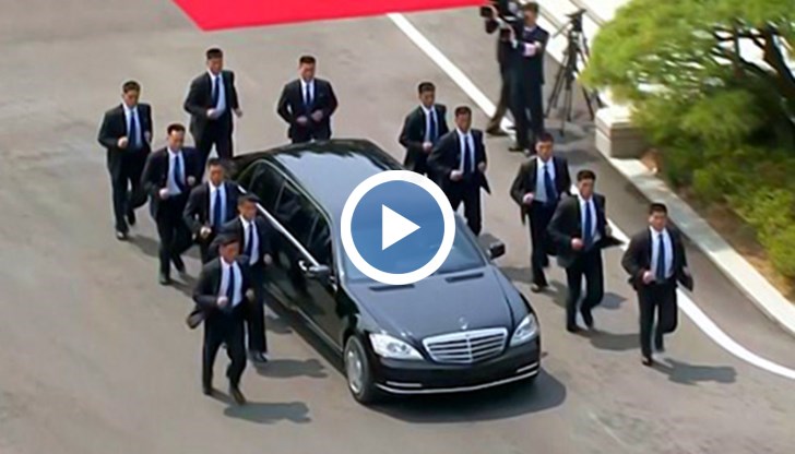 Действията им са отрепетирани до съвършенство - те буквално "обтичат" Pullman-а дори в завоите