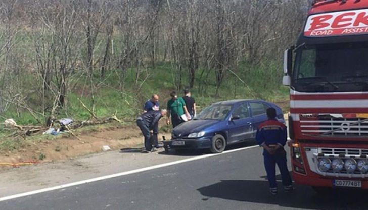 Първи снимки отблизо на Реното, превърнало в ковчег автобуса на АМ "Тракия"