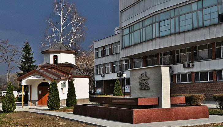 Майка благодари на лекари от УМБАЛ „Св. Георги”, спасили живота на дъщеря й Майка благодари на лекари от УМБАЛ „Св. Георги”, спасили живота на дъщеря й