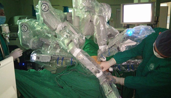 Хирурзите спасиха пациентка с напреднал рак на правото черво