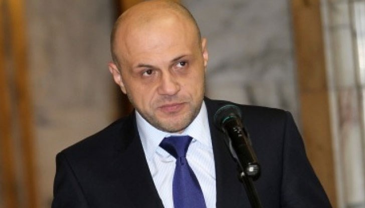 Томислав Дончев праща инструкция до администрацията, след като се оказа лесно да се извади номерът дори на премиера Томислав Дончев праща инструкция до администрацията, след като се оказа лесно да се извади номерът дори на премиера