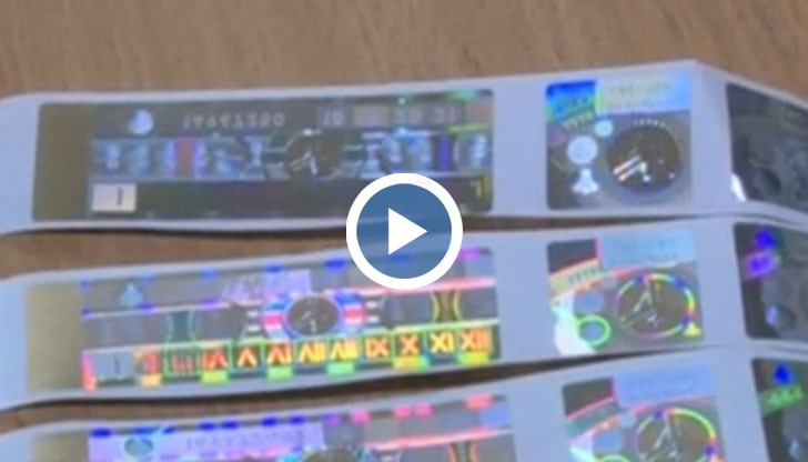 Служители в пункт за годишни технически прегледи смятат, че новите стикери могат да бъдат манипулирани