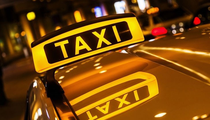 Трима младежи ползвали услугите на таксиджията, но  се скарали за заплащането