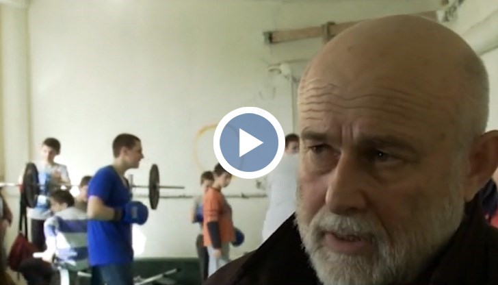 Андон Шавулев тренира не само душите на децата, но и телата им