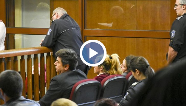 Адвокатите на обвинените не са допуснати да разговарят с тях лично