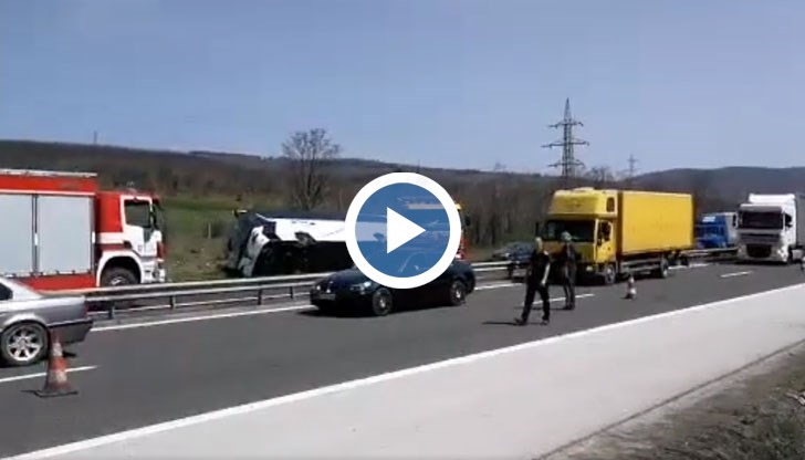 Жената използвала чужд мобилен апарат, тъй като нейният останал в автобуса