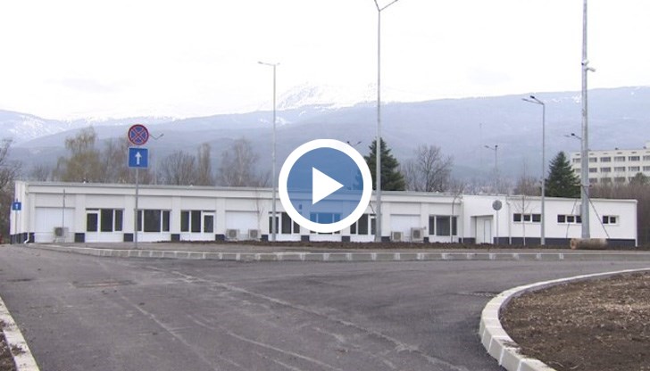 Там ще се отиграват различни ситуации, като например заложническа криза в банка