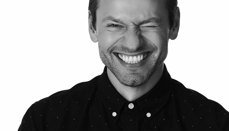 Певецът подготвя и албума си “Още малко...” Певецът подготвя и албума си “Още малко...”