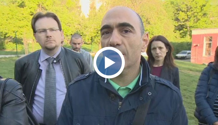 Те дори наели адвокат