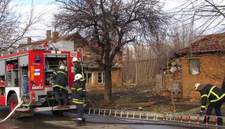 Пожарът е възникнал вчера по обед