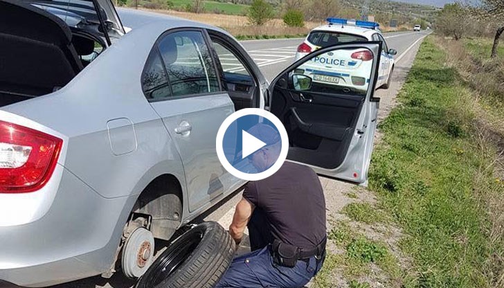 Благодарните момичета разказват за постъпката на младия мъж