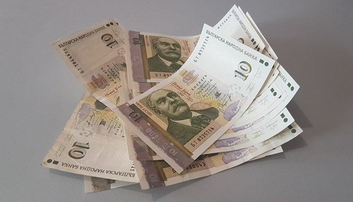 Служителят на МВР трябва да плати и глоба от 2000 лева Служителят на МВР трябва да плати и глоба от 2000 лева