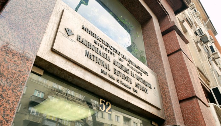 Работата на инспекторите във фискалното звено е свързана с физически и документален контрол на стоки с висок фискален риск Работата на инспекторите във фискалното звено е свързана с физически и документален контрол на стоки с висок фискален риск