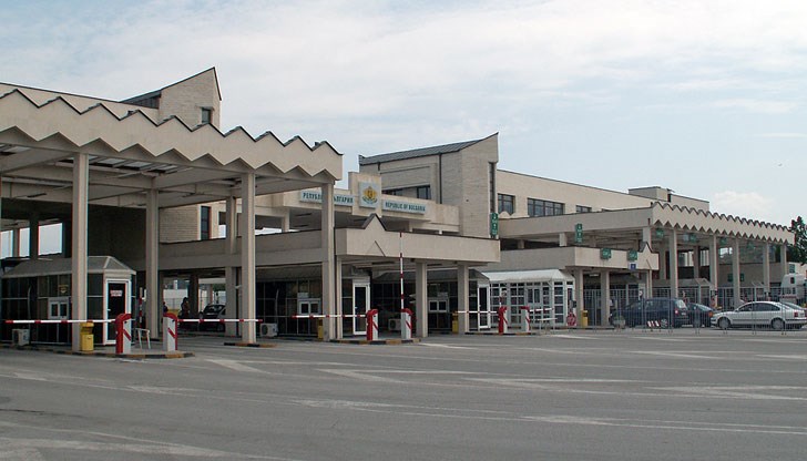 Те са задържани за опит да внесат в Гърция над допустимото количество акцизни стоки