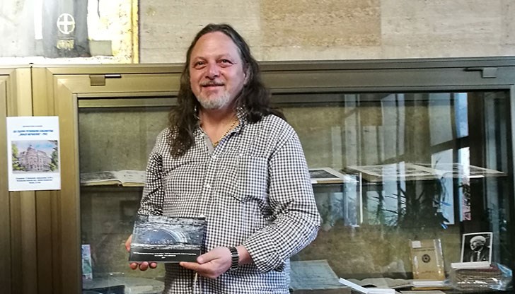 Гостите препълниха залата на Регионална библиотека „Любен Каравелов“