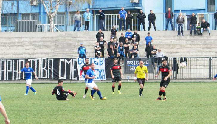 „Железничарите“ притиснаха „соколите“, но до гол така и не се стигна „Железничарите“ притиснаха „соколите“, но до гол така и не се стигна