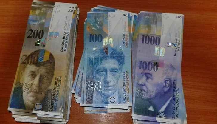 Левовата равностойност на валутата е 203 072 лева