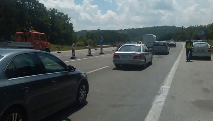 Катастрофа затвори активната лента на аутобана