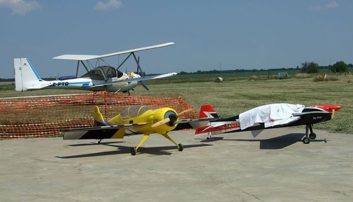 Издигания с балони, полети на самолети, демонстрации и още много забавления очакват малки и големи Издигания с балони, полети на самолети, демонстрации и още много забавления очакват малки и големи