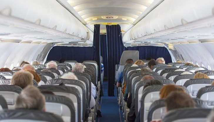 Китайският самолет е бил принуден да кацне аварийно заради заплахата Китайският самолет е бил принуден да кацне аварийно заради заплахата