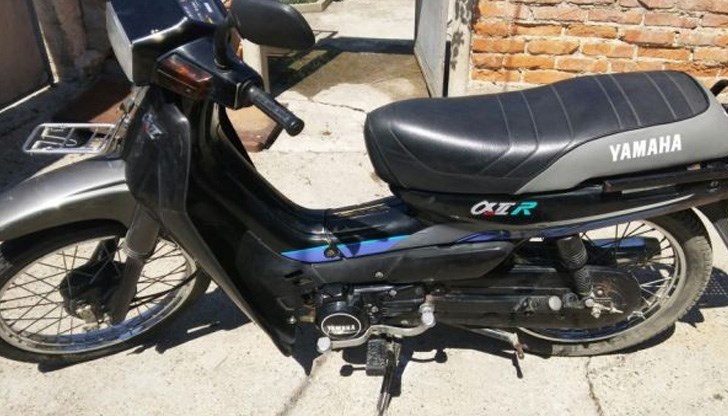 18-годишният нарушител нямал документи за мотопеда /Снимката е илюстративна/ 18-годишният нарушител нямал документи за мотопеда /Снимката е илюстративна/