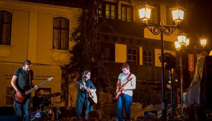 След шоуто Ивайло разбрал, че трябва да си ходи по къс ръкав След шоуто Ивайло разбрал, че трябва да си ходи по къс ръкав