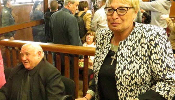 Вкараха обвиняемите Иванчева и Петрова в "кошарата” на съдебната зала