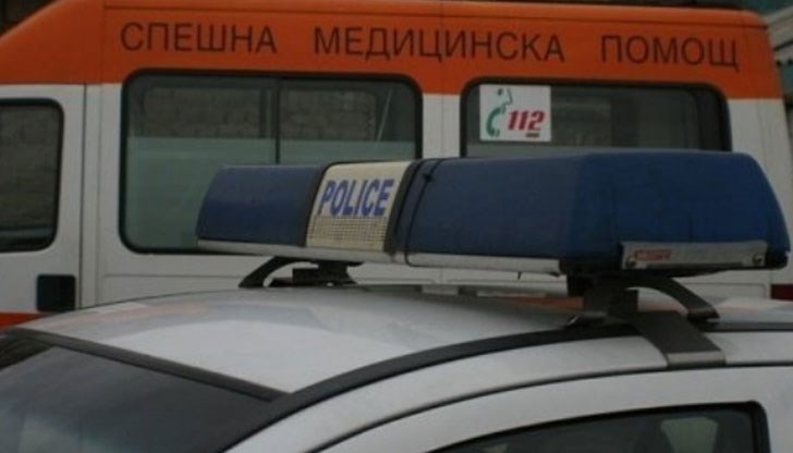 Съучениците на момичето налетели на лекарите от Спешна помощ